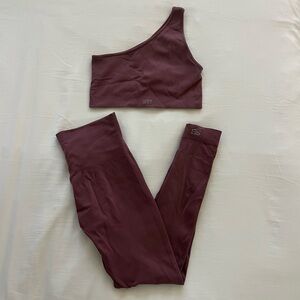 Set Active Sculptflex Canyon Off Shoulder Bra & Leggings